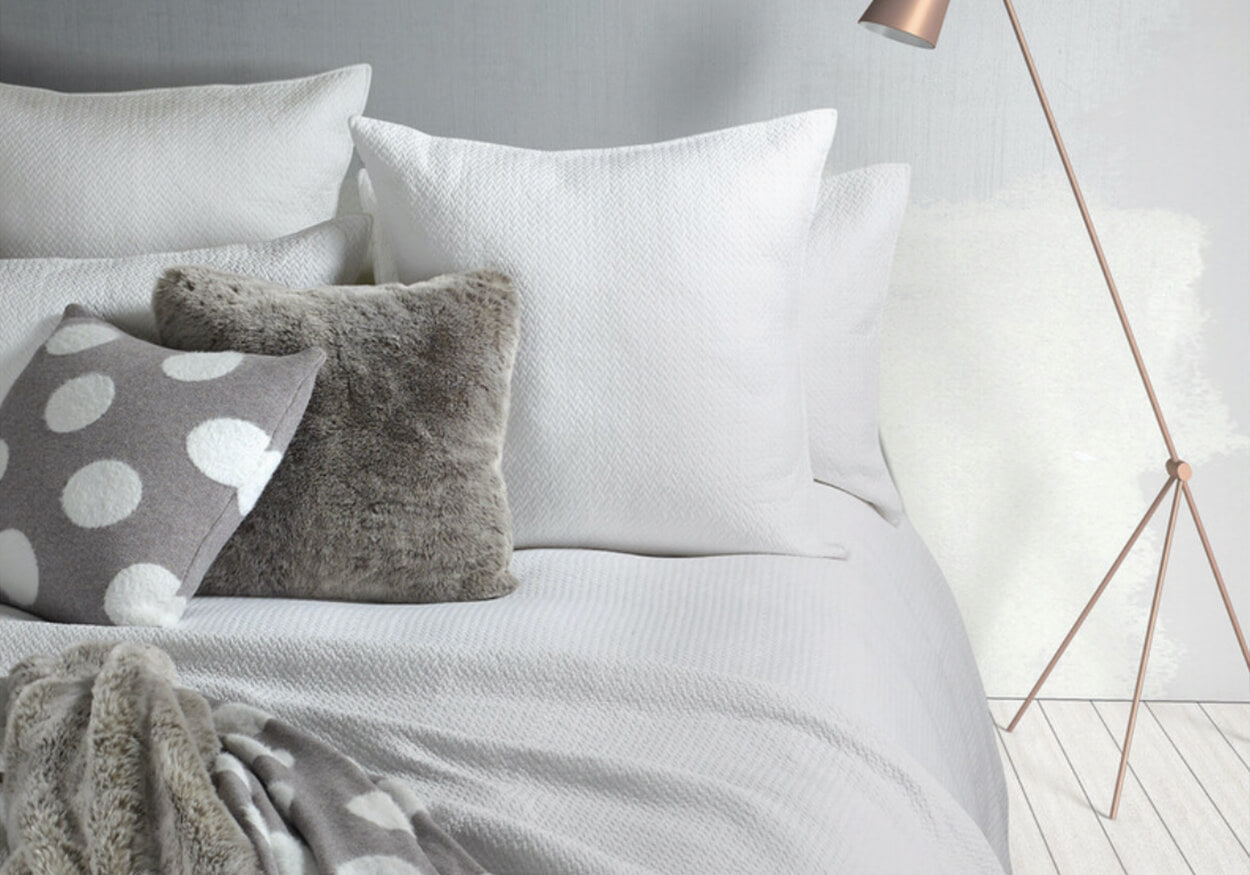 Bedding & Pillows